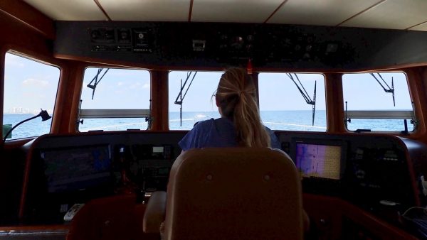 Nordhavn 47 - Navigator - Elle in Cockpit